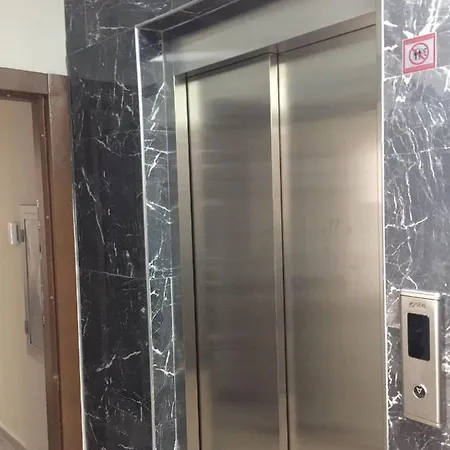 Ξενοδοχείο με διαμερίσματα Lale